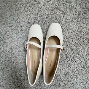 C. Paravano Women's Cream Mary Jane Flats- Size 37